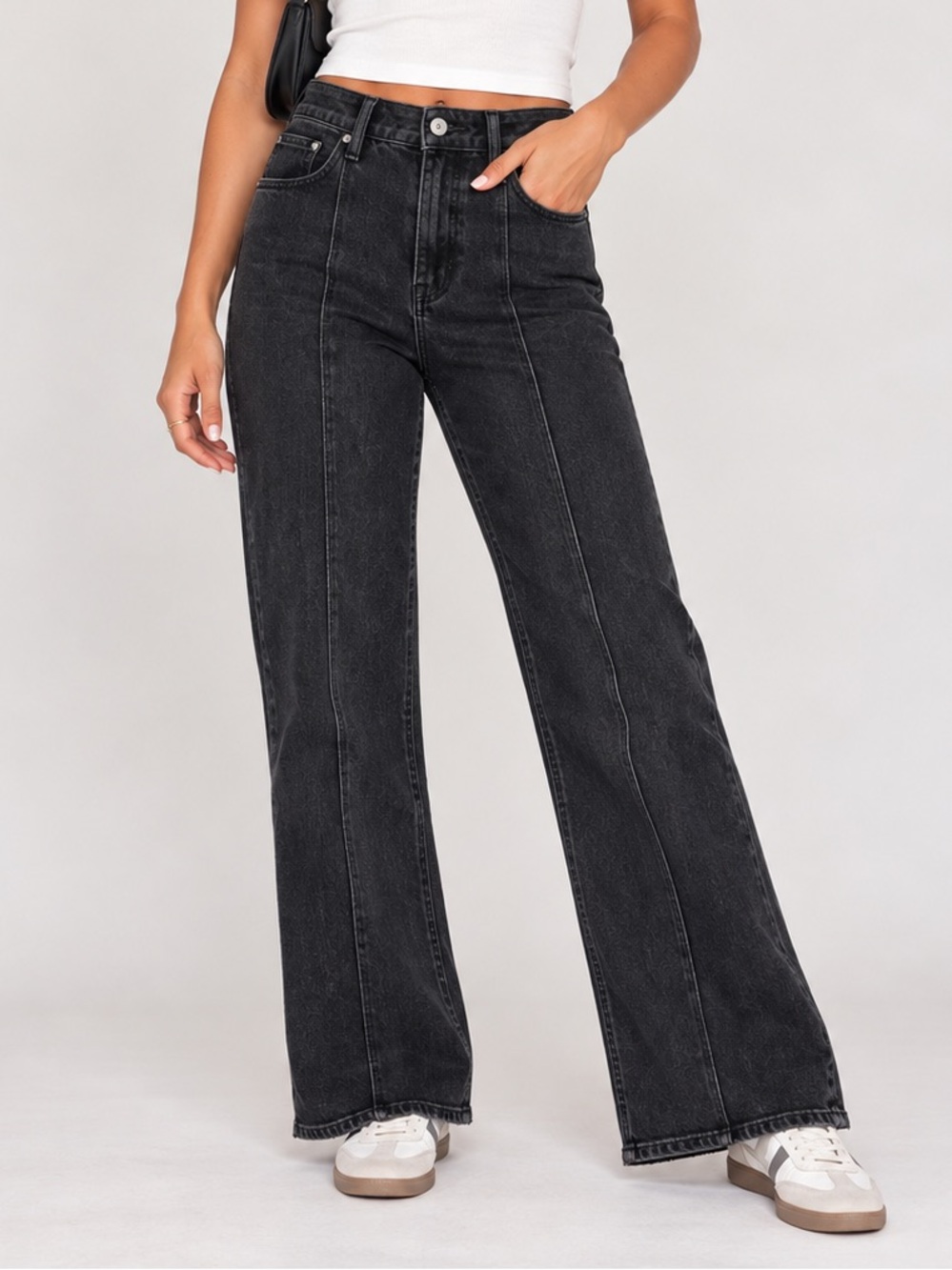 Abercrombie & Fitch Curve Love High Rise Black Flare Jeans. Size 6